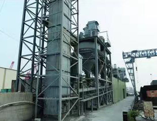 运送及提升装置""